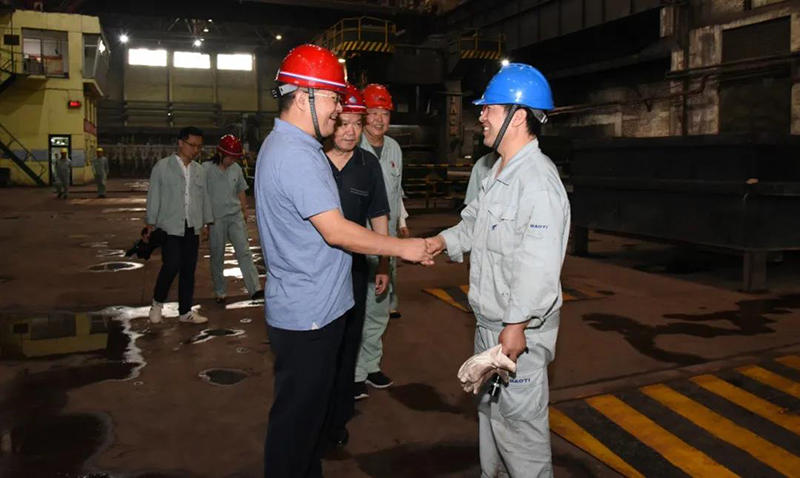 陜有色工會(huì)副主席劉朝斌來公司慰問
